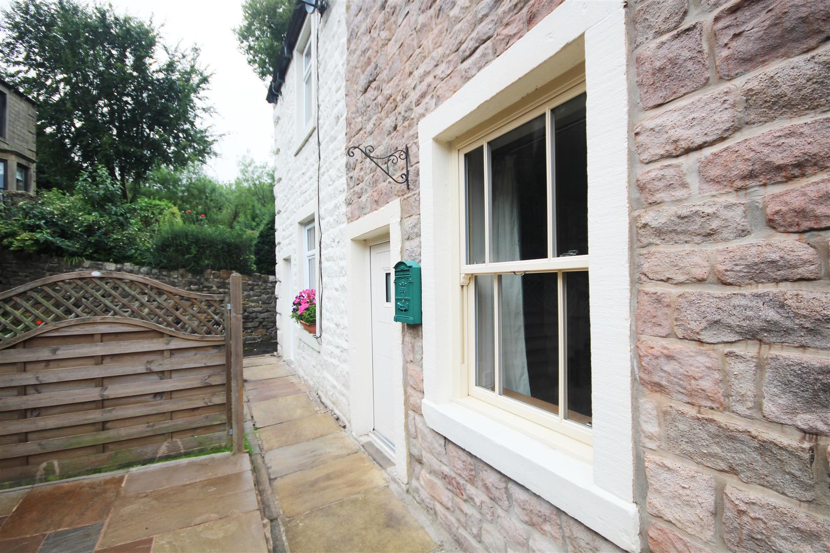 2 bedroom mid terrace house To Let in Barnoldswick - IMG_8510.jpg